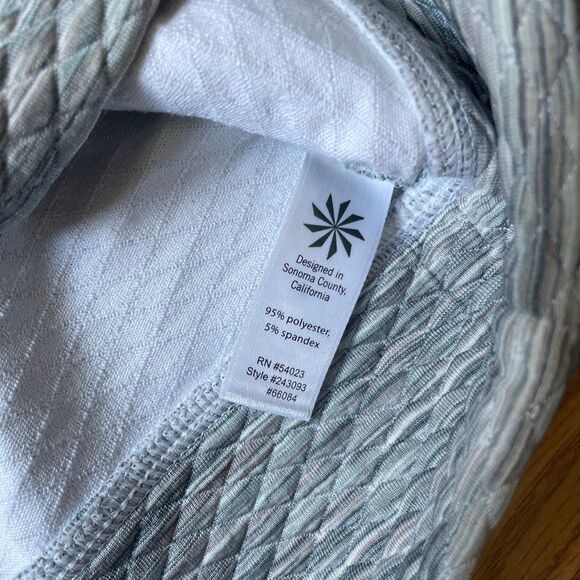 ATHLETA Snowscape Crew Long Sleeve Gray Texture Top Stretch-Finger Holes Sz S - Picture 7 of 7